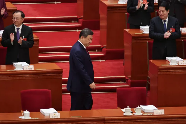 الرئيس الصيني شي جينبينغ خلال افتتاح المؤتمر السياسي الوطني بالبرلمان يوم الخميس (إ ب أ)
