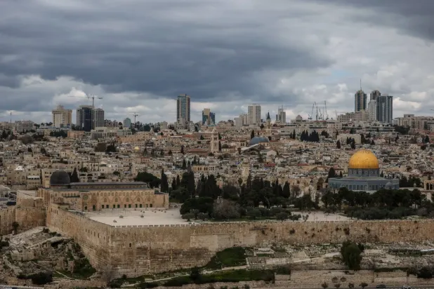 28 Şubat 2026’da Kudüs’teki Mescid-i Aksa yerleşkesinden bir kare (Reuters)