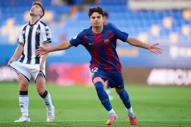 تشافي إسبارت نجم برشلونة الصاعد (نادي برشلونة)