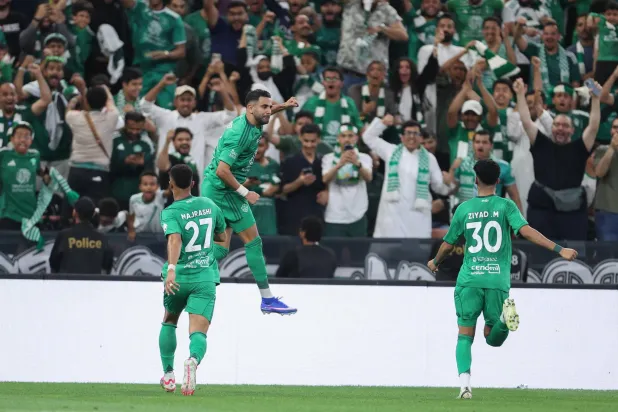 فرحة محرز بهدفه في مرمى الاتحاد (تصوير: عدنان مهدلي)