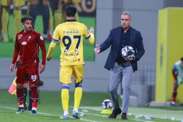 البرتغالي غوميز مدرب الفتح (تصوير: سعد الدوسري) 