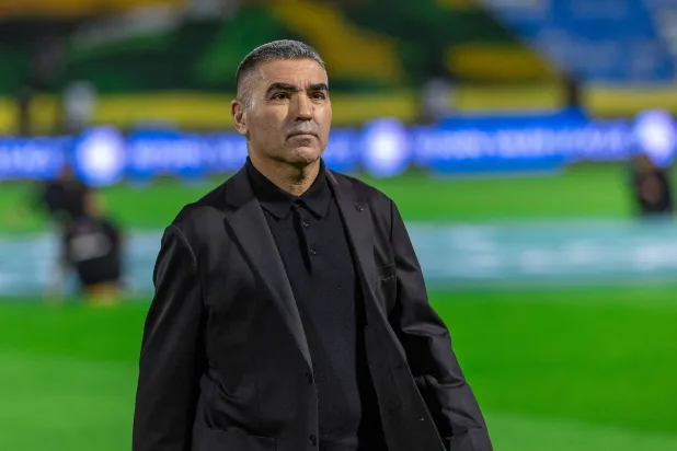 التونسي جلال قادري مدرب فريق الحزم (تصوير: عيسى الدبيسي) 