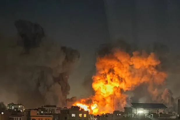 ترمب يرهن وقف الحرب بـ«استسلام» إيران