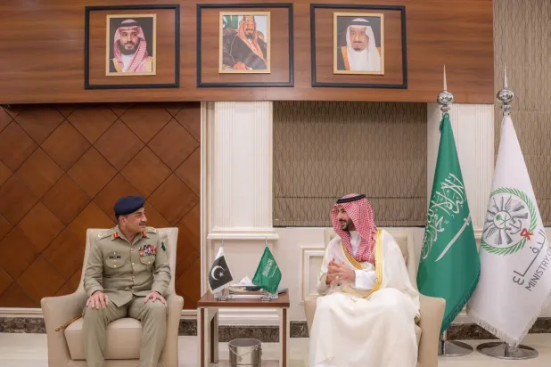 Suudi Arabistan ve Pakistan, İran'ın saldırganlığını durdurmanın yollarını görüştü