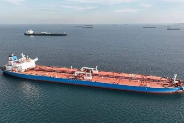 ناقلات تحمل نفطاً خاماً في عرض البحر (رويترز)
