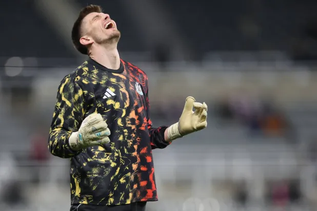 نيك بوب حارس نيوكاسل يونايتد (إ.ب.أ)