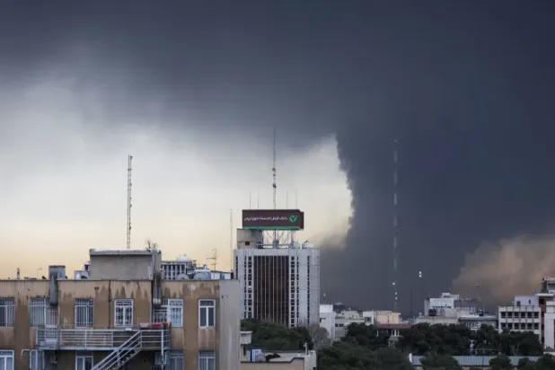 Savaş yeni bir aşamaya giriyor... Tahran’da petrol depoları bombalandı