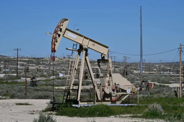 Kaliforniya’nın Kern County bölgesindeki bir petrol kuyusu (AFP)