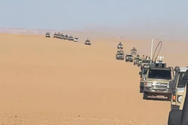 وحدات «اللواء الخامس مشاة» بـ«الجيش الوطني» الليبي تتجه إلى معبر التوم الحدودي يوم 21 فبراير 2026 (رئاسة الأركان البرية)