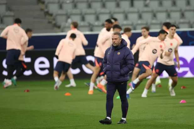 هانزي فليك مدرب برشلونة (إ.ب.أ)