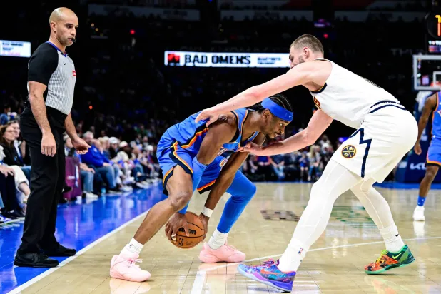 شاي غلجيوس ألكسندر (رويترز)