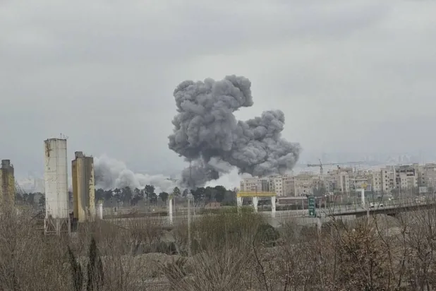 قصف على مطار مهرآباد في غرب طهران الثلاثاء (شبكات التواصل)