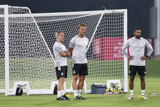 رينارد بات مهتما بعدد دقائق اللعب في الدوري السعودي (تصوير: سعد العنزي)