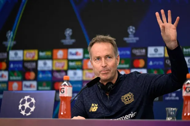 كاسبر هيولماند مدرب باير ليفركوزن (أ.ف.ب)