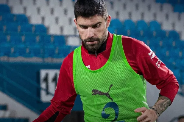 نيفيز سيشارك على الأرجح في مباراة الفتح (موقع النادي)