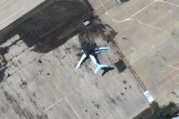 صورة بالأقمار الاصطناعية تُظهر قصف قاعدة جوية في إيران (أ.ف.ب)