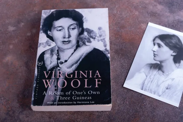 حكاية إنسانية تعود بعد قرن (شاترستوك)