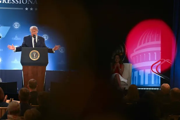 ترمب يتحدث في مؤتمر للحزب الجمهوري في فلوريدا في 9 مارس 2026 (أ.ف.ب)