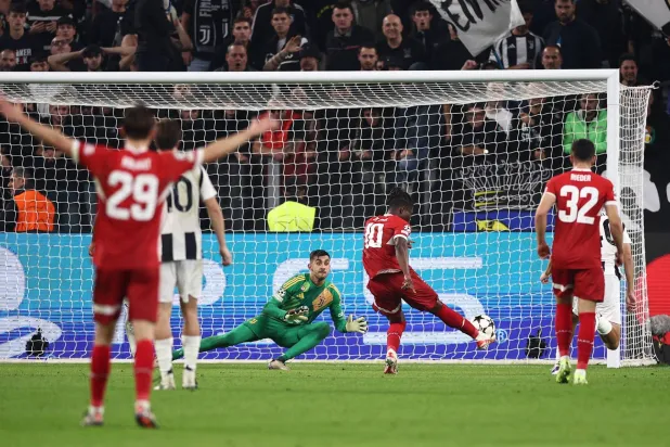 فريق  شتوتغارت (رويترز)