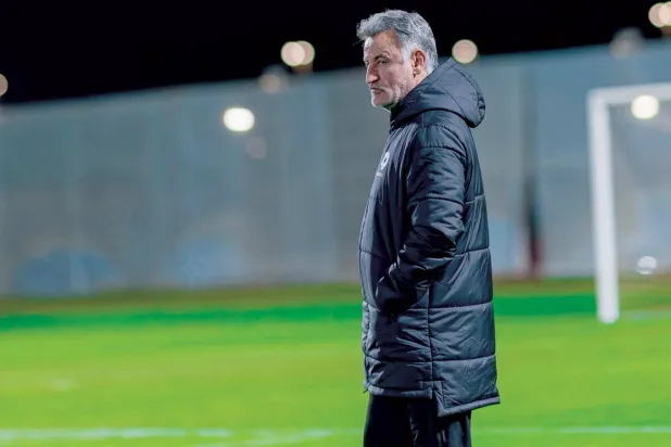 الدوري السعودي: تحدي مدربين يشعل مواجهة نيوم والتعاون