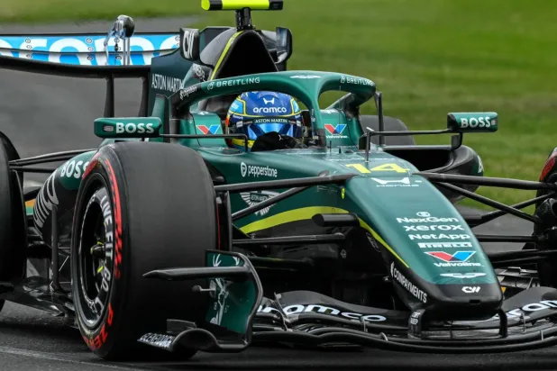 Fernando Alonso expects a difficult weekend in his Aston Martin in China. Paul Crock / AFP
