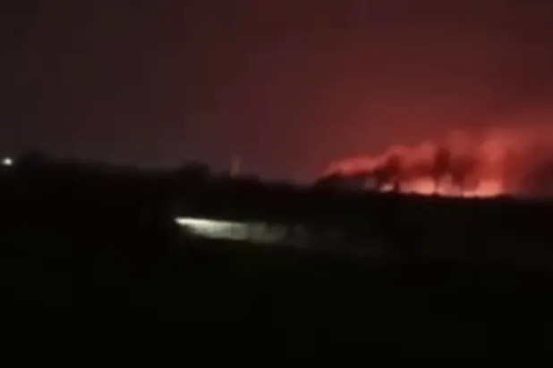 Irak’ın batısındaki Akkaşat’ta meydana gelen saldırının yerini gösteren bir videodan alınan ekran görüntüsü (Sosyal medya)