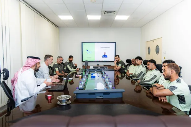 جانب من زيارات الجهاز الفني للأخضر للأندية خلال الفترة الماضية (الشرق الأوسط)