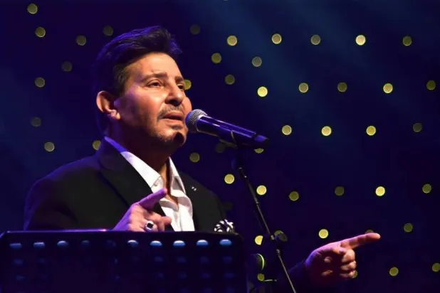 الفنان هاني شاكر (حسابه على موقع فيسبوك)