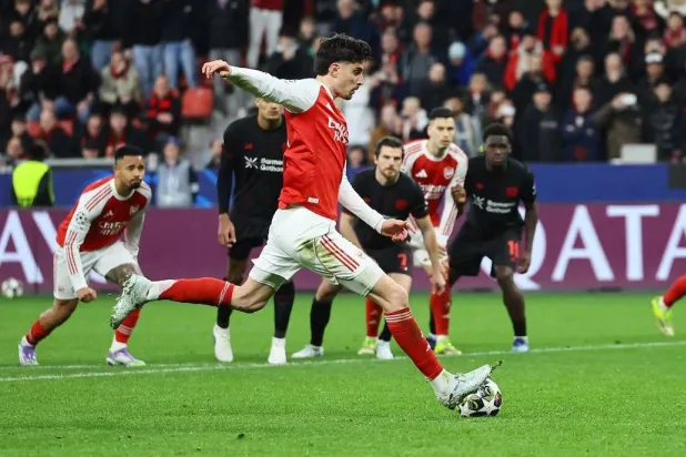 من مواجهة ليفركوزن وآرسنال في دوري أبطال أوروبا (رويترز)