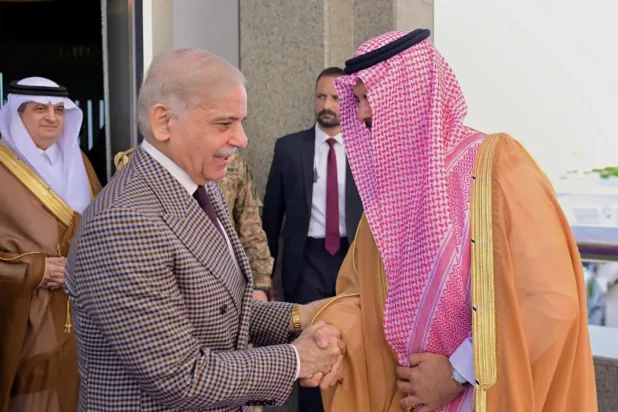 Pakistan's Prime Minister arriving in Jeddah - SPA