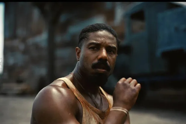 مايكل ب. جوردان في «خاطئون» (مشهد من الفيلم)