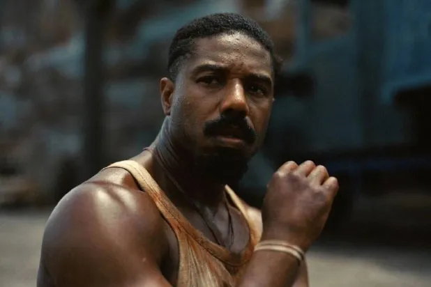 مايكل ب. جوردان في «خاطئون» (مشهد من الفيلم)