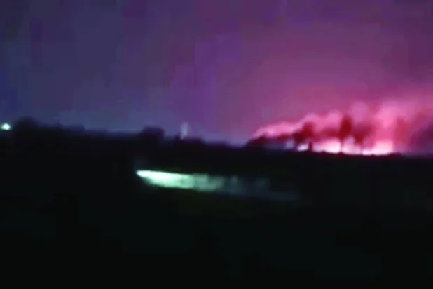 Foto Irak'ın batısındaki Akaşat'ta Haşdi Şabi Güçlerine yönelik saldırının gerçekleştiği yeri gösteren ve geniş çapta yayılan bir videodan