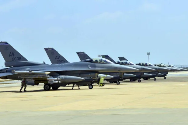طائرات مقاتلة من طراز «إف - 16» تابعة لسلاح الجو الأميركي في قاعدة إنجرليك الجوية في تركيا (رويترز - أرشيفية)