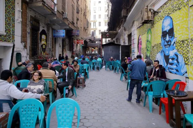 زادت أسعار الأكلات الشعبية بعد زيادة أسعار البوتاغاز (رويترز)