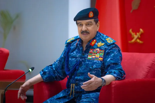 Kral Hamad bin İsa, dün İçişleri Bakanlığı'na yaptığı ziyaret sırasında konuştu (BNA)