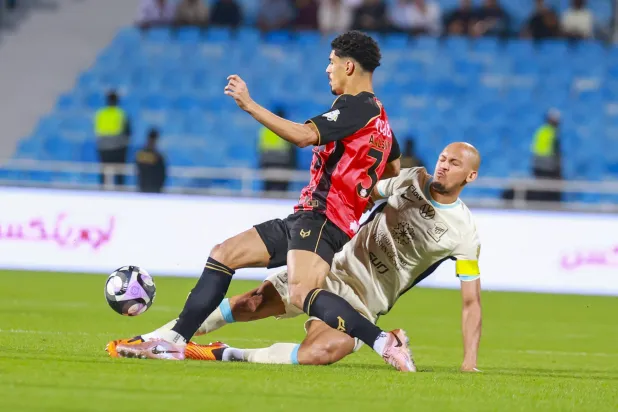 البرازيلي فابينيو، قائد فريق الاتحاد خلال اللقاء (تصوير: سعد الدوسري) 