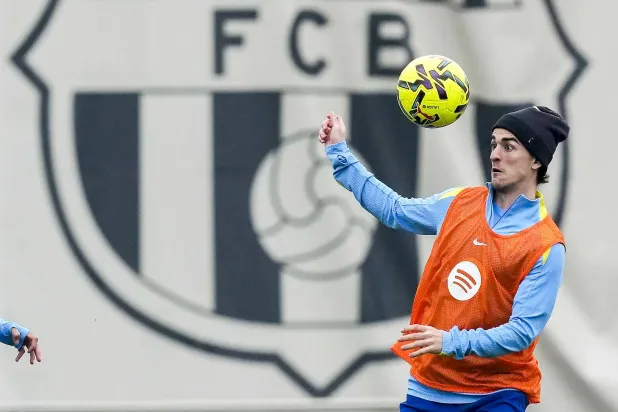 لاعب وسط برشلونة الشاب غافي (إ.ب.أ)