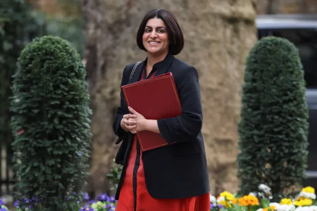 وزيرة الداخلية البريطانية شبانة محمود (رويترز)