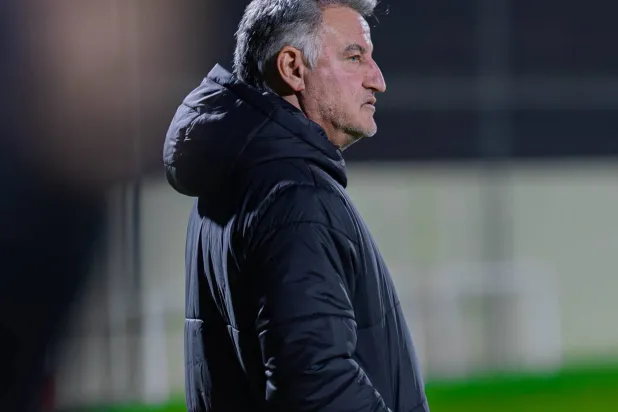 غالتييه مدرب نيوم (موقع النادي)