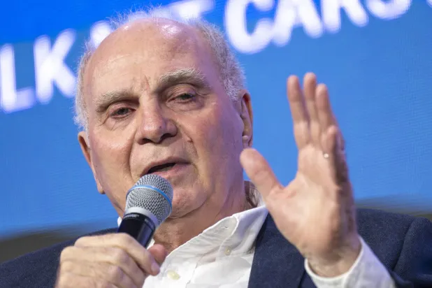 أولي هونيس الرئيس الشرفي لبايرن ميونيخ (د.ب.أ)