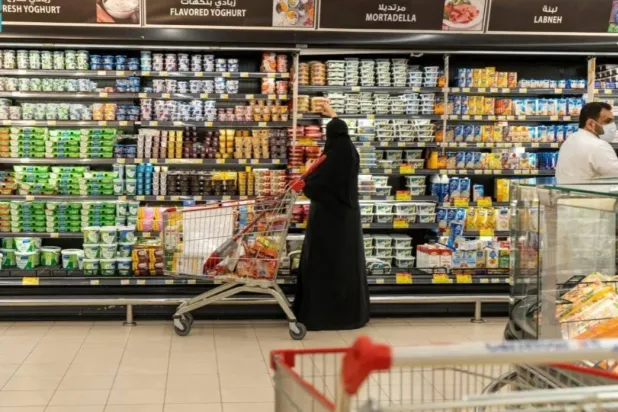 إحدى أسواق المنتجات الغذائية في السعودية (واس)