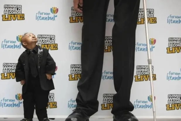 تكشف الدراسات الحديثة عن فوائد صحية غير متوقعة لقصر القامة (رويترز)