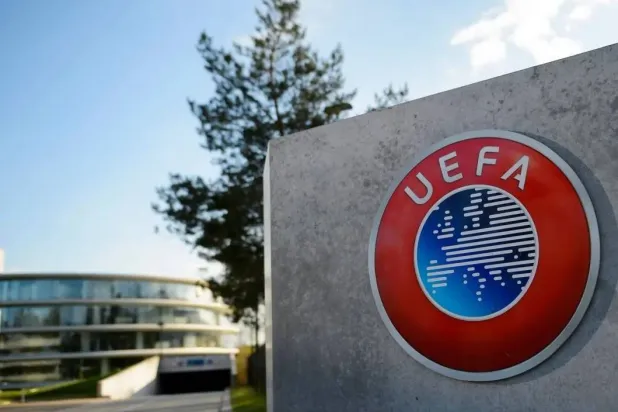 أوضح «يويفا» أنه لم يكن من الممكن التوصل إلى اتفاق مع الأرجنتين بشأن موعد بديل (رويترز)