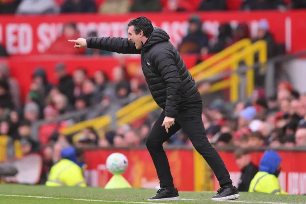 يوناي إيمري المدير الفني لفريق أستون فيلا (إ.ب.أ)