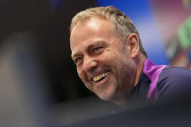 هانزي فليك مدرب برشلونة (إ.ب.أ)