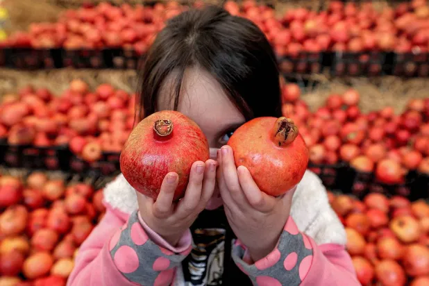 الرمان له دور فعال في علاج نقص الحديد (أ.ف.ب)