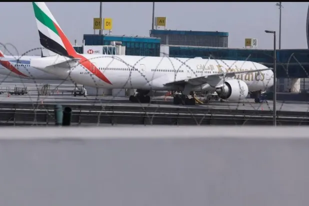 كثير من الرحلات الجوية أُلغي الشهر الحالي بسبب تداعيات الحرب الإيرانية (رويترز)