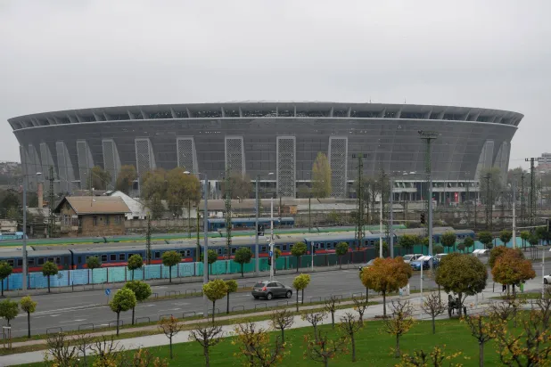 بوشكاش أرينا يحتضن نهائي دوري أبطال أوروبا للرجال (رويترز)