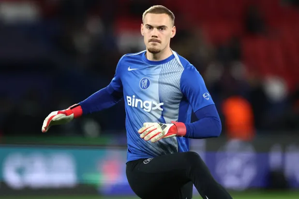 فيليب يورغنسن حارس مرمى تشيلسي (رويترز)